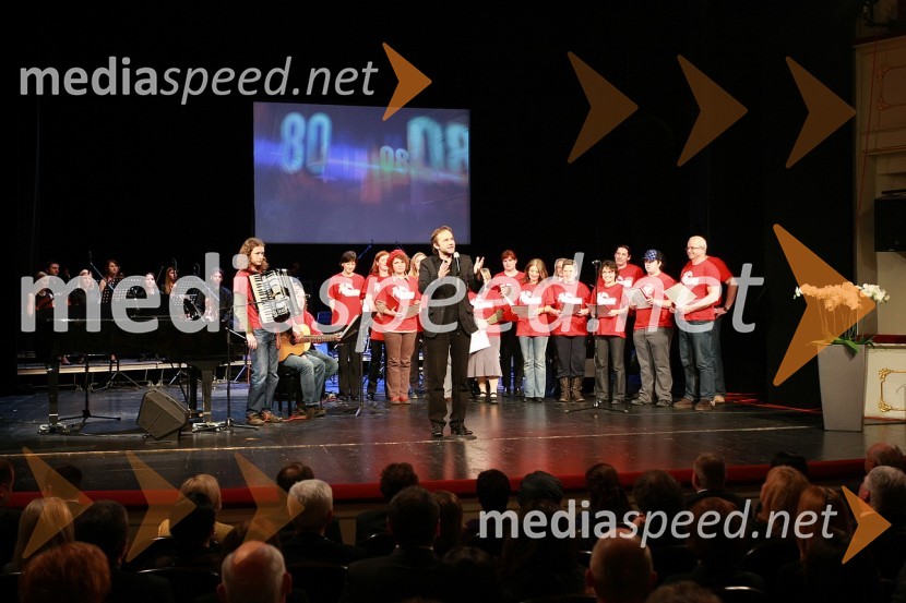 Jure Ivanušič, glasbenik in igralec in Zbor PritožbNaj Mariborčan 2008