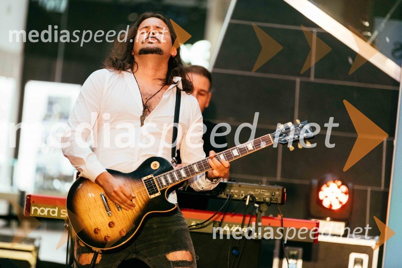 Slovo od poletja 2022 s Kvatropirci in bandom v Citycentru Celje