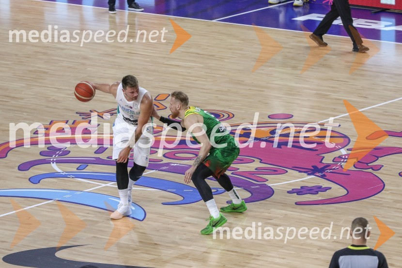  Luka  Dončić, košarkar;  ... Slovenci za uvod v evropsko prvenstvo slavili proti močni Litvi