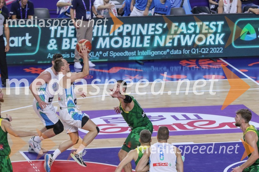  Klemen Prepelič, košarkar;  ... Slovenci za uvod v evropsko prvenstvo slavili proti močni Litvi