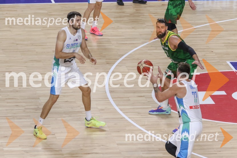  Mike Tobey, košarkar;  ... ;  Luka  Dončić, košarkarSlovenci za uvod v evropsko prvenstvo slavili proti močni Litvi