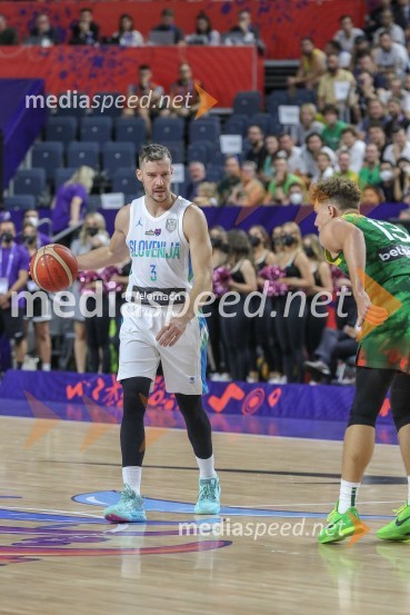  Goran Dragić, košarkar;  ... Slovenci za uvod v evropsko prvenstvo slavili proti močni Litvi