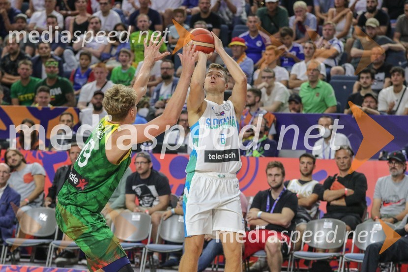  ... ;  Edo Murić, košarkarSlovenci za uvod v evropsko prvenstvo slavili proti močni Litvi