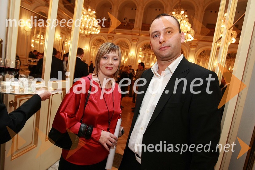 Mojca Lubanjšek Pehant, urednica revije Mariborčan in Roman Kaučič, direktor komerciale pri Založbi Kapital 
 
Naj Mariborčan 2008