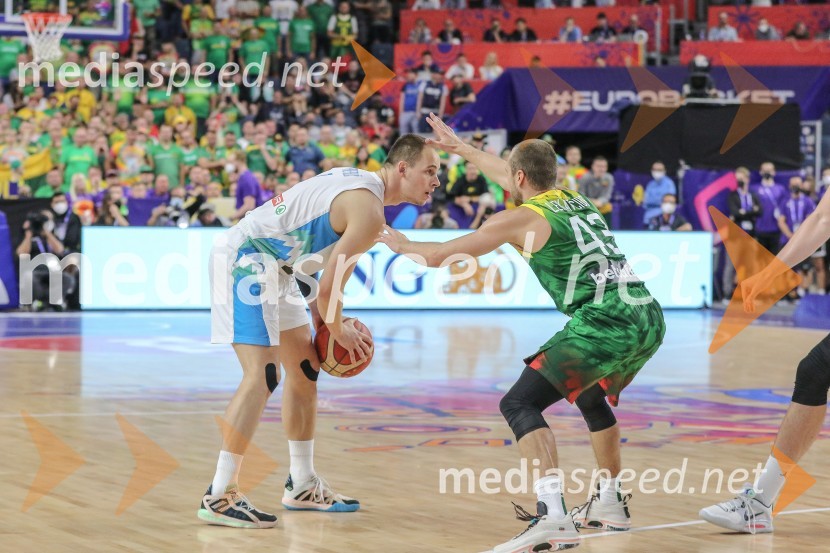  Klemen Prepelič, košarkar;  ... Slovenci za uvod v evropsko prvenstvo slavili proti močni Litvi