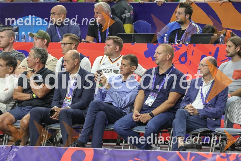  ... ;  ... ;  ... ;  Matej Erjavec, predsednik, Košarkarska Zveza Slovenije;  ... Slovenci za uvod v evropsko prvenstvo slavili proti močni Litvi