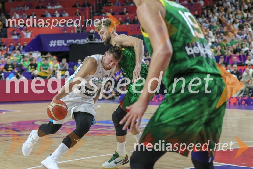  Luka  Dončić, košarkar;  ... Slovenci za uvod v evropsko prvenstvo slavili proti močni Litvi