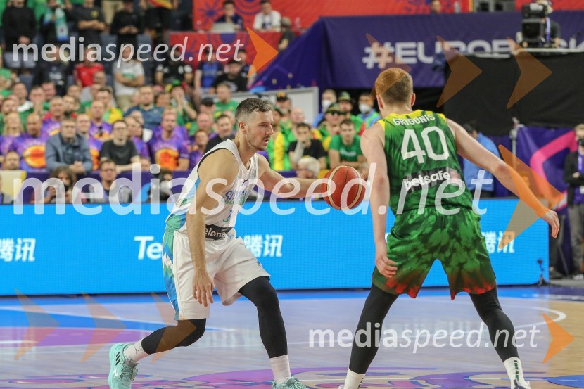 Goran Dragić, košarkar;  ... Slovenci za uvod v evropsko prvenstvo slavili proti močni Litvi