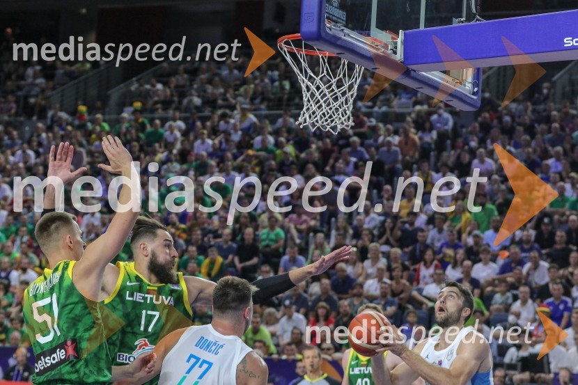  ... ;  ... ;  Luka  Dončić, košarkar;  Mike Tobey, košarkarSlovenci za uvod v evropsko prvenstvo slavili proti močni Litvi
