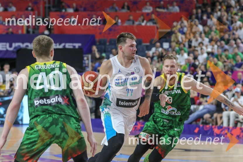  ... ;  Luka  Dončić, košarkar;  ... Slovenci za uvod v evropsko prvenstvo slavili proti močni Litvi