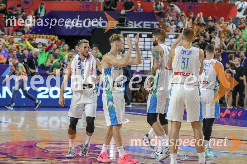  Aleksej  Nikolić, košarkar;  Jaka Blažič, košarkar;  Žiga Dimec, košarkar;  Vlatko Čančar, košarkar;  Goran Dragić, košarkarSlovenci za uvod v evropsko prvenstvo slavili proti močni Litvi
