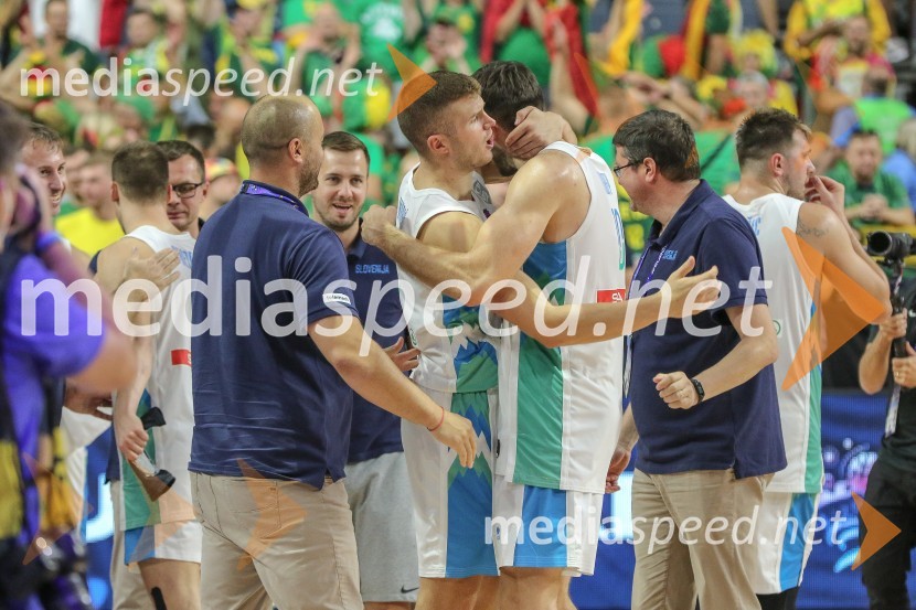  Edo Murić, košarkar;  Mike Tobey, košarkarSlovenci za uvod v evropsko prvenstvo slavili proti močni Litvi