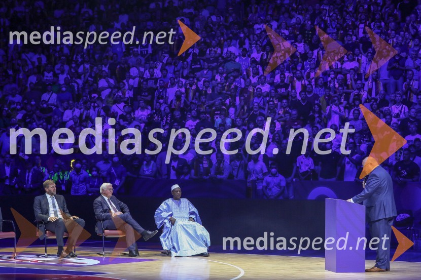  Dirk Nowitzki, nekdanji košarkaš;  ... ;  ... ;  ... Slovenci za uvod v evropsko prvenstvo slavili proti močni Litvi