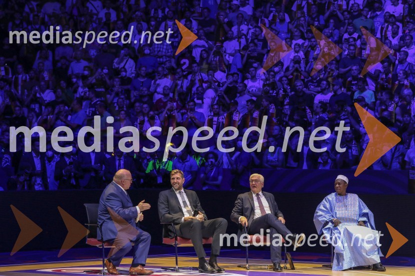  ... ;  Dirk Nowitzki, nekdanji košarkaš;  ... ;  ... Slovenci za uvod v evropsko prvenstvo slavili proti močni Litvi