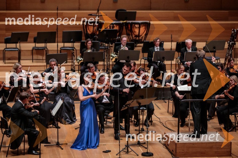  Lana Trotovšek, violinistka;  Maxim Rysanov, violist;  Vasiily Petrenko, dirigentLondonski kraljevi filharmonični orkester, Festival Ljubljana 2022
