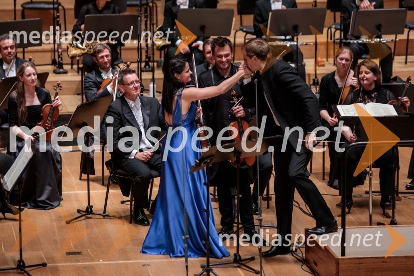  Lana Trotovšek, violinistka;  Maxim Rysanov, violist;  Vasiily Petrenko, dirigentLondonski kraljevi filharmonični orkester, Festival Ljubljana 2022