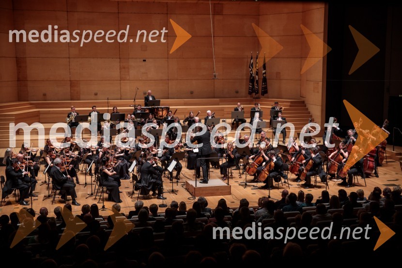  Vasiily Petrenko, dirigentLondonski kraljevi filharmonični orkester, Festival Ljubljana 2022