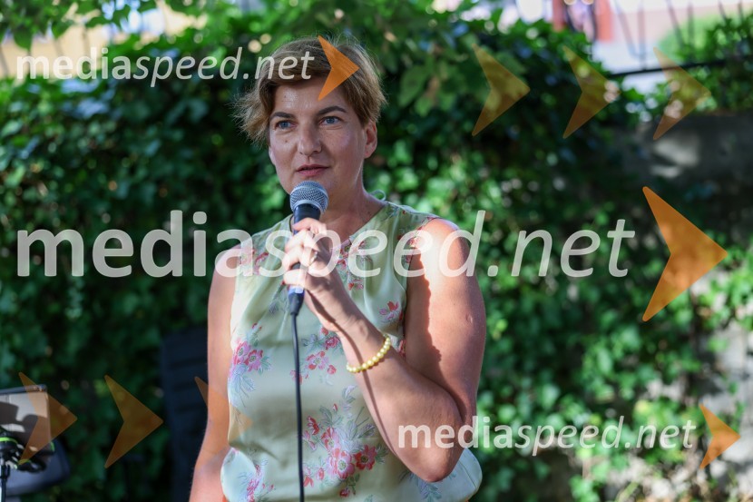  Martina  Bukovec, direktorica, Zavod za turizem in razvoj LendavaVečer vin iz Lendavskih goric in izbor županovega vina