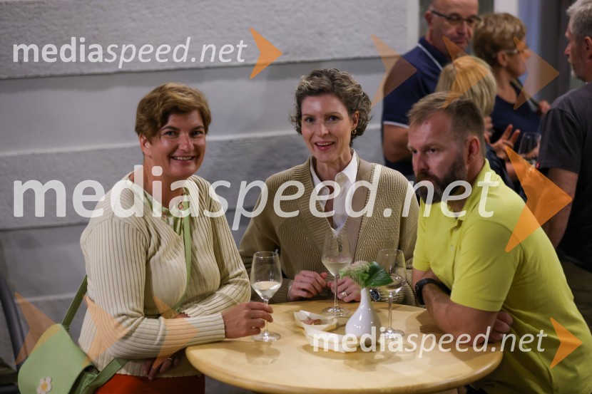  Martina  Bukovec, direktorica, Zavod za turizem in razvoj Lendava;  ... ;  ... Večer vin iz Lendavskih goric in izbor županovega vina