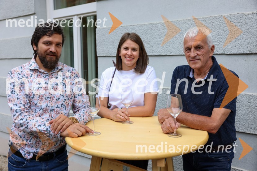 dr. Mihael Kasaš, Občinski svetnik občine Lendava;  ... ;  Ivan Koncut, podžupan v funkciji župana Občine LendavaVečer vin iz Lendavskih goric in izbor županovega vina