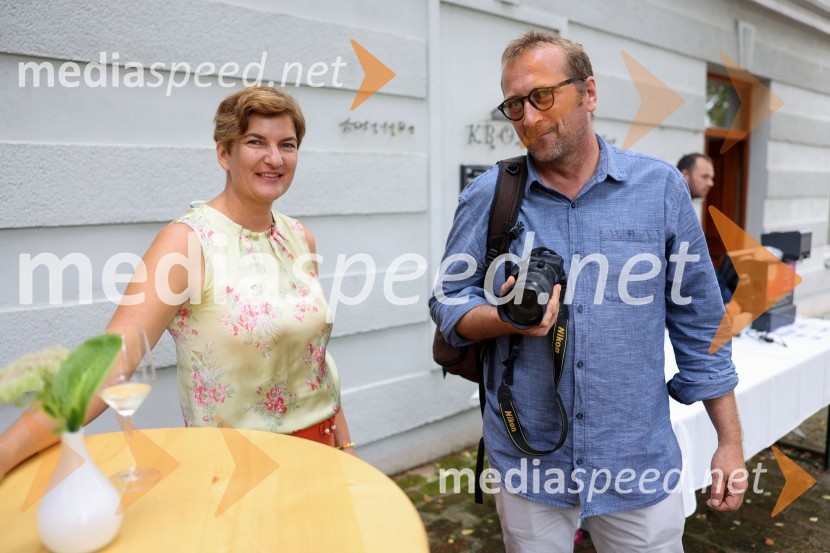  Martina  Bukovec, direktorica, Zavod za turizem in razvoj Lendava;  ... Večer vin iz Lendavskih goric in izbor županovega vina