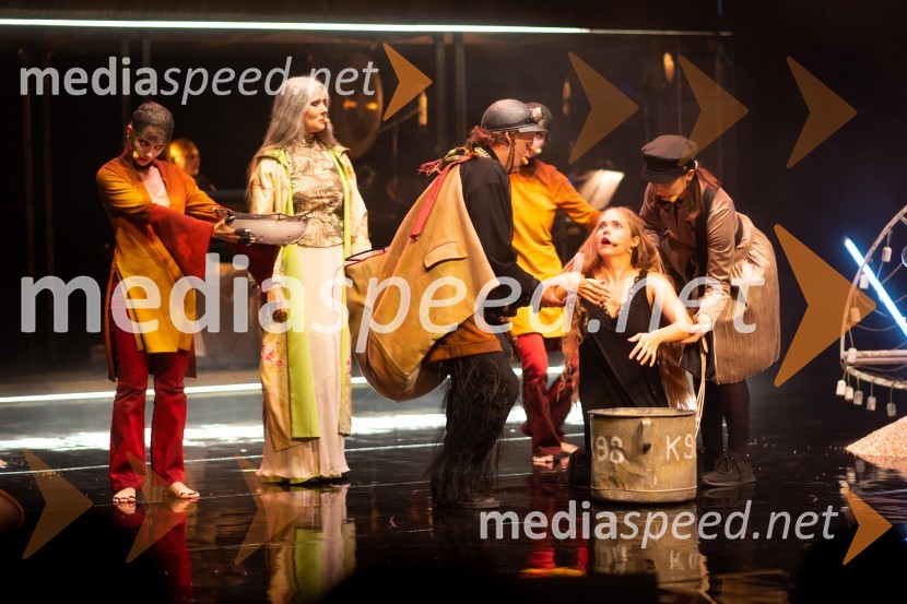  Lena Hribar  Škrlec, igralka;  Nataša Tič Ralijan, igralka;  Gašper Jarni, igralec;  Ana Pavlin, igralka;  Sara Gorše, igralkaBoljši svet, mjuzikal