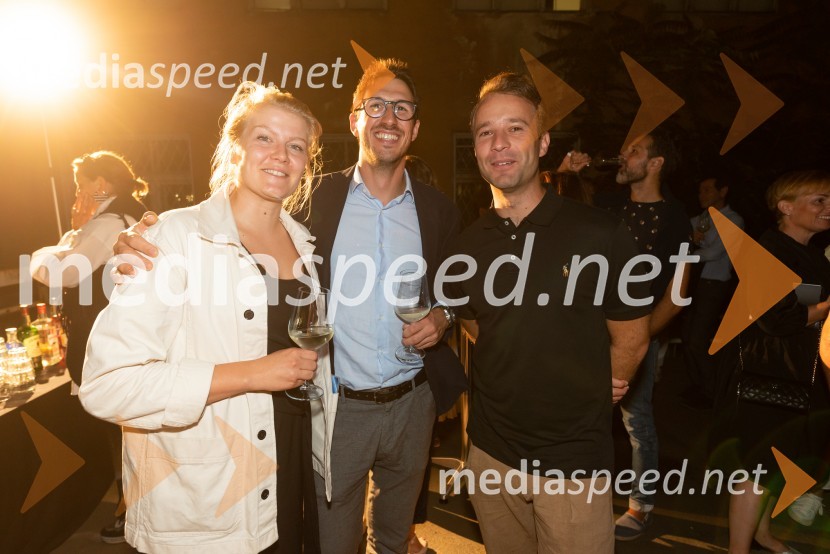  ... ;  ... ;  Nik  Škrlec, igralecBoljši svet, mjuzikal