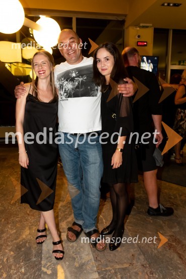  Lena Hribar  Škrlec, igralka;  Gaber K. Trseglav, igralec;  Lara Wolf Završnik, igralkaBoljši svet, mjuzikal