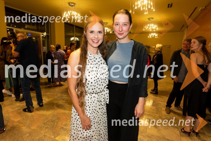  Ana Pavlin, igralka;  Sara Gorše, igralkaBoljši svet, mjuzikal