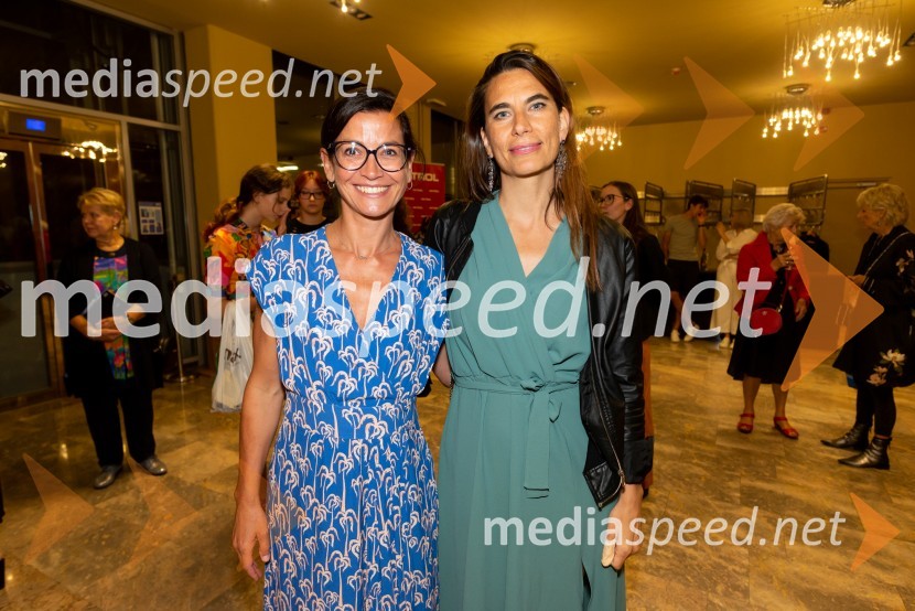  Simona  Belle, služba za stike z javnostmi MGL;  Manca Dorrer, igralkaBoljši svet, mjuzikal