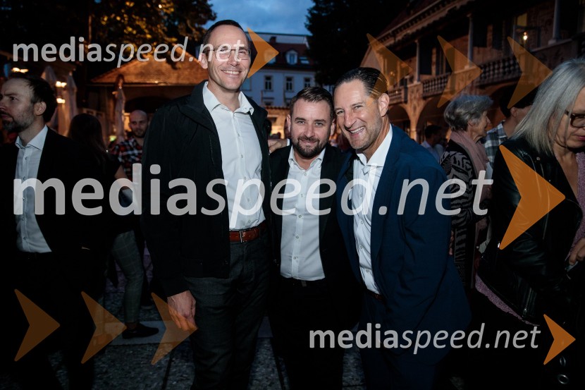  ... ;  Matej Pavlič, MS Invest d.o.o.;  John Denhof, predsednik uprave NKBMVlado Kreslin z gosti na Festivalu Ljubljana 2022