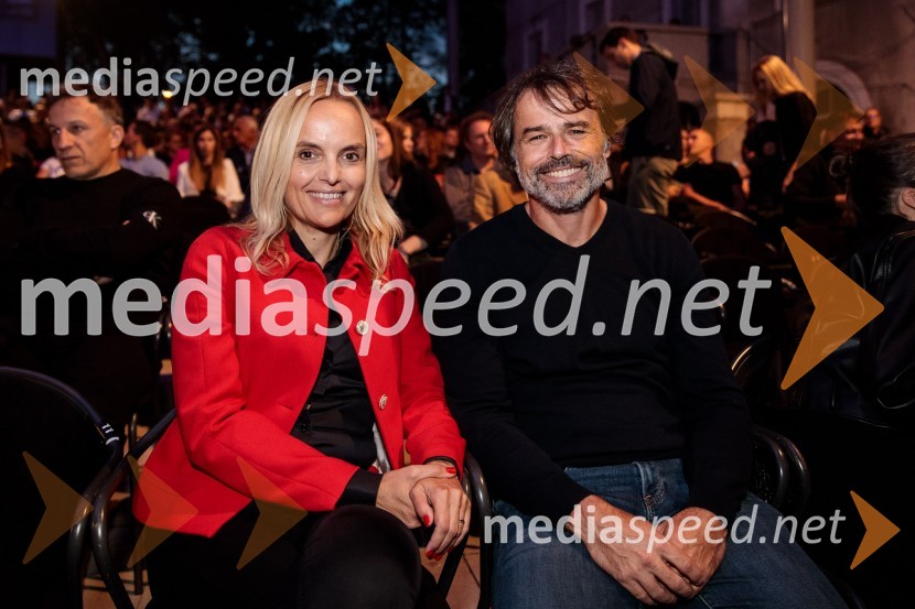  Ajša Vodnik, izvršna direktorica AmCham (Ameriška gospodarska zbornica); mag. Rok  Vodnik, direktor Kolektor Technologies d.o.oVlado Kreslin z gosti na Festivalu Ljubljana 2022