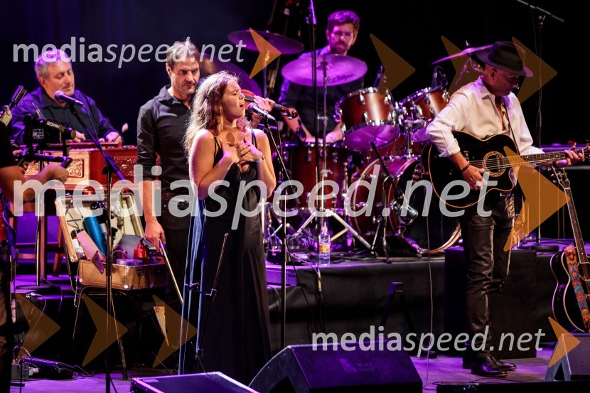  Nina Gvardjančič, pevka;  Vlado Kreslin, glasbenikVlado Kreslin z gosti na Festivalu Ljubljana 2022