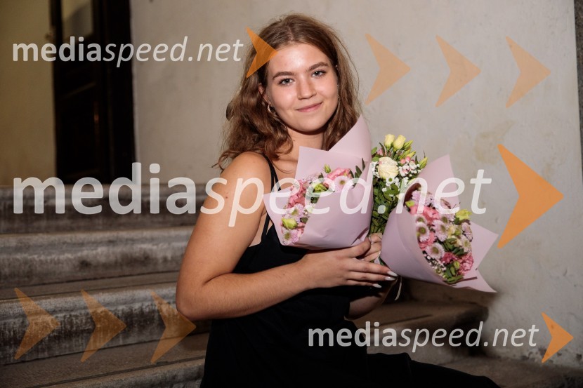  Nina Gvardjančič, pevkaVlado Kreslin z gosti na Festivalu Ljubljana 2022