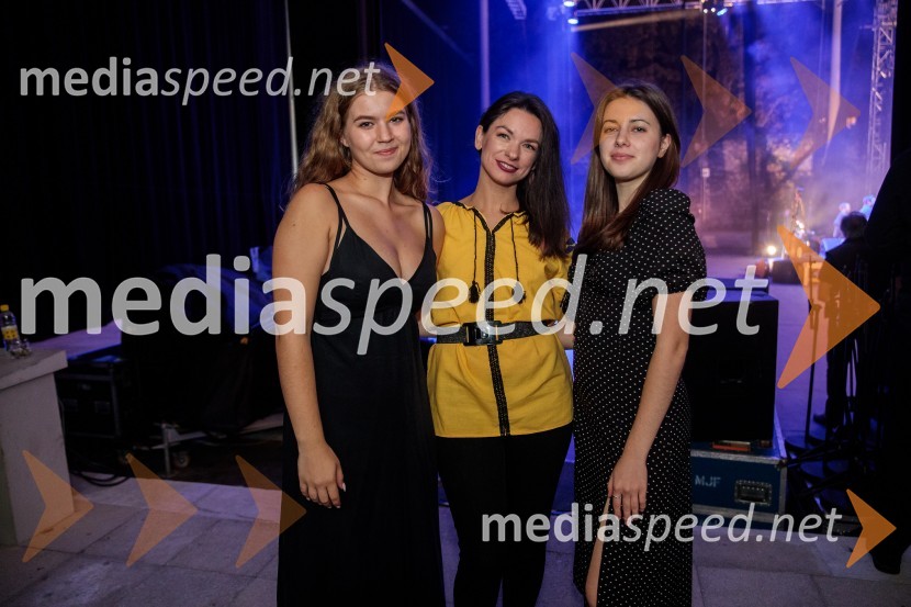  Nina Gvardjančič, pevka;  ... ;  ... Vlado Kreslin z gosti na Festivalu Ljubljana 2022