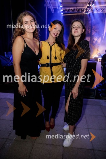  Nina Gvardjančič, pevka;  ... ;  ... Vlado Kreslin z gosti na Festivalu Ljubljana 2022