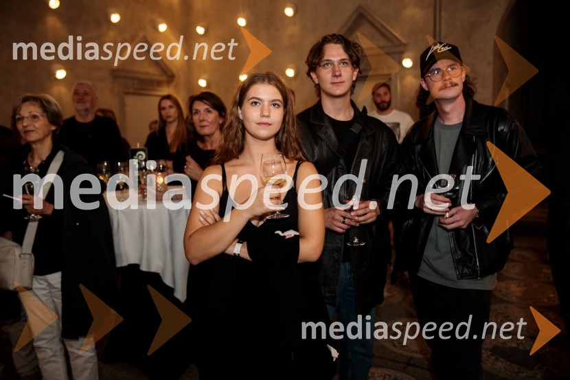  Nina Gvardjančič, pevka;  Aljaz Pintar;  Klemen Golob, fotografVlado Kreslin z gosti na Festivalu Ljubljana 2022