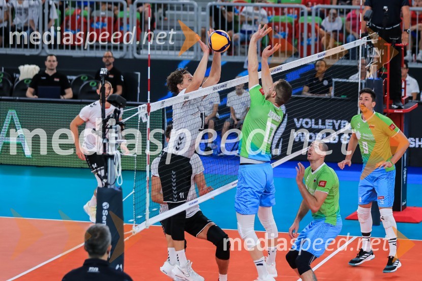  ... ;  Tine  Urnaut, kapetan slovenske odbojkarske reprezentance;  Alen  Pajenk  , odbojkar;  Dejan  Vinčić, odbojkarSlovenci v četrtfinalu svetovnega prvenstva v odbojki 2022