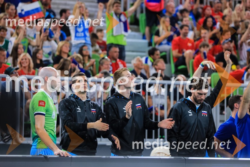  Žiga  Štern, odbojkar;  Gregor  Ropret, odbojkar;  Rok  Možič, slovenski odbojkarski reprezentant ;  Jan  Klobučar, odbojkarSlovenci v četrtfinalu svetovnega prvenstva v odbojki 2022