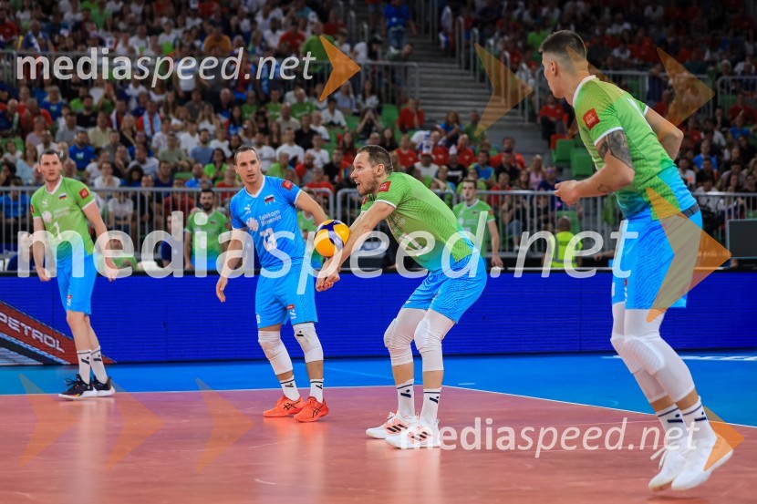  Tonček  Štern, odbojkar;  Jani Kovačič, odbojkar;  Tine  Urnaut, kapetan slovenske odbojkarske reprezentance;  Klemen Čebulj, odbojkarSlovenci v četrtfinalu svetovnega prvenstva v odbojki 2022