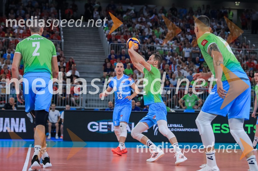  Alen  Pajenk  , odbojkar;  Jani Kovačič, odbojkar;  Tine  Urnaut, kapetan slovenske odbojkarske reprezentance;  Klemen Čebulj, odbojkarSlovenci v četrtfinalu svetovnega prvenstva v odbojki 2022