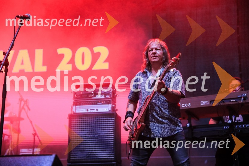  Cvetko Polak, basist, skupina Šank RockSlovenci v četrtfinalu svetovnega prvenstva v odbojki 2022