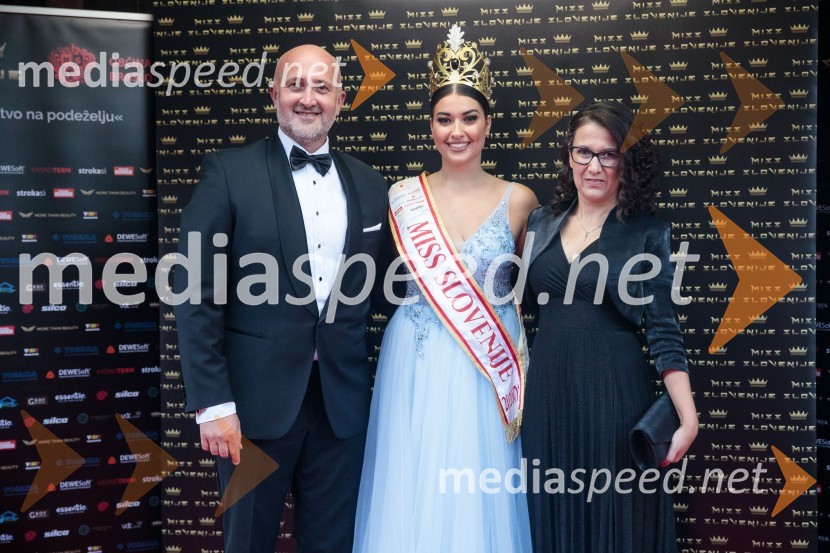  Tomaž Žohar, župan občine Braslovče;  Maja Čolić, Miss Slovenije 2020/21;  ... Miss Slovenije 2022 je Ljubljančanka Vida Milivojša