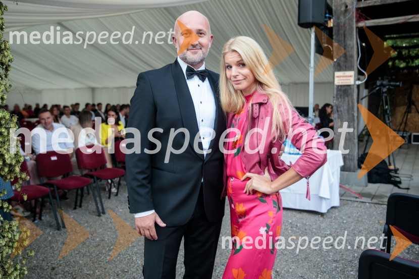  Tomaž Žohar, župan občine Braslovče;  Jelka Verk, organizatorka, podjetnica, lastnica licence Miss SlovenijeMiss Slovenije 2022 je Ljubljančanka Vida Milivojša