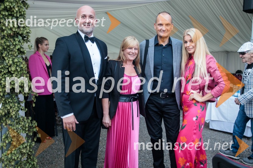  Tomaž Žohar, župan občine Braslovče;  ... ;  ... ;  Jelka Verk, organizatorka, podjetnica, lastnica licence Miss SlovenijeMiss Slovenije 2022 je Ljubljančanka Vida Milivojša