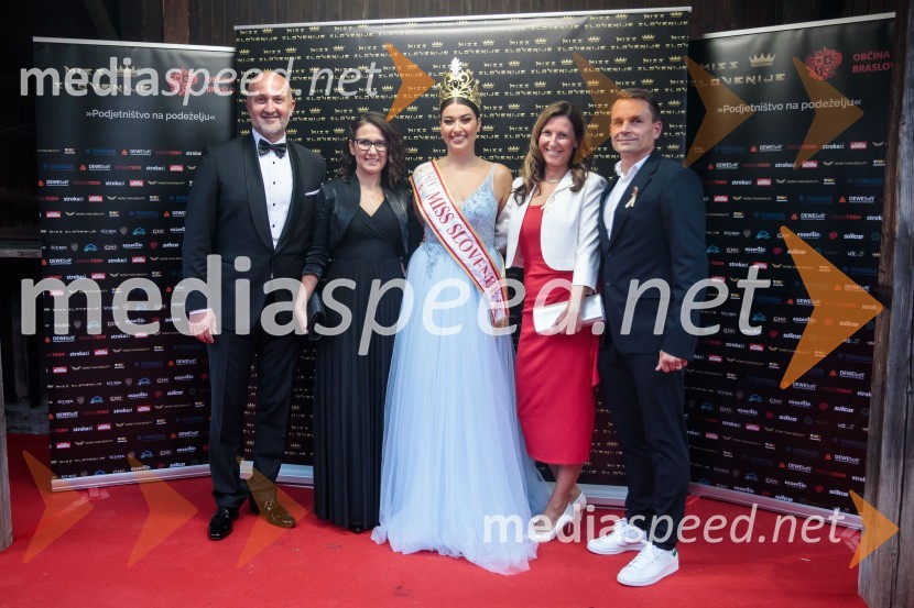  Tomaž Žohar, župan občine Braslovče;  ... ;  Maja Čolić, Miss Slovenije 2020/21;  ... ;  ... Miss Slovenije 2022 je Ljubljančanka Vida Milivojša