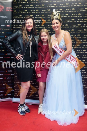  Andreja Jernejčič, direktorica podjetja za piar, digitalni piar, komuniciranje, treninge javnega nastopanja in izobraževanja Lin&Nil;  ... ;  Maja Čolić, Miss Slovenije 2020/21Miss Slovenije 2022 je Ljubljančanka Vida Milivojša