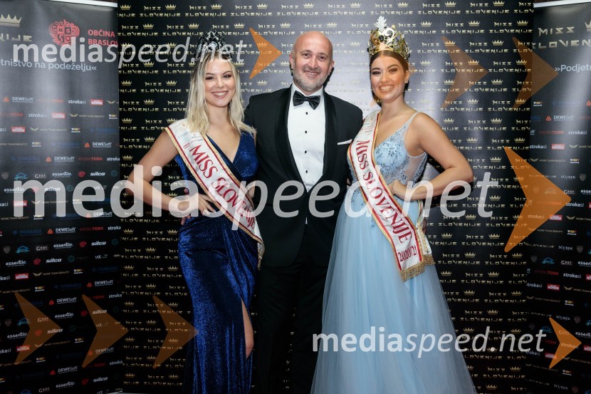  Lara  Kalanj, Miss Slovenije 2018;  Tomaž Žohar, župan občine Braslovče;  Maja Čolić, Miss Slovenije 2020/21Miss Slovenije 2022 je Ljubljančanka Vida Milivojša