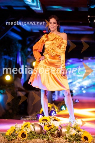  Larisa Brumec, finalistka Miss Slovenije 2022Miss Slovenije 2022 je Ljubljančanka Vida Milivojša