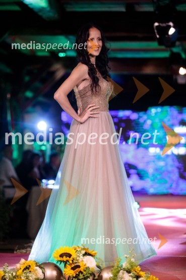  Talita Sofija Komelj, sopranistka, 2. spremljevalka Miss Slovenije 2022Miss Slovenije 2022 je Ljubljančanka Vida Milivojša